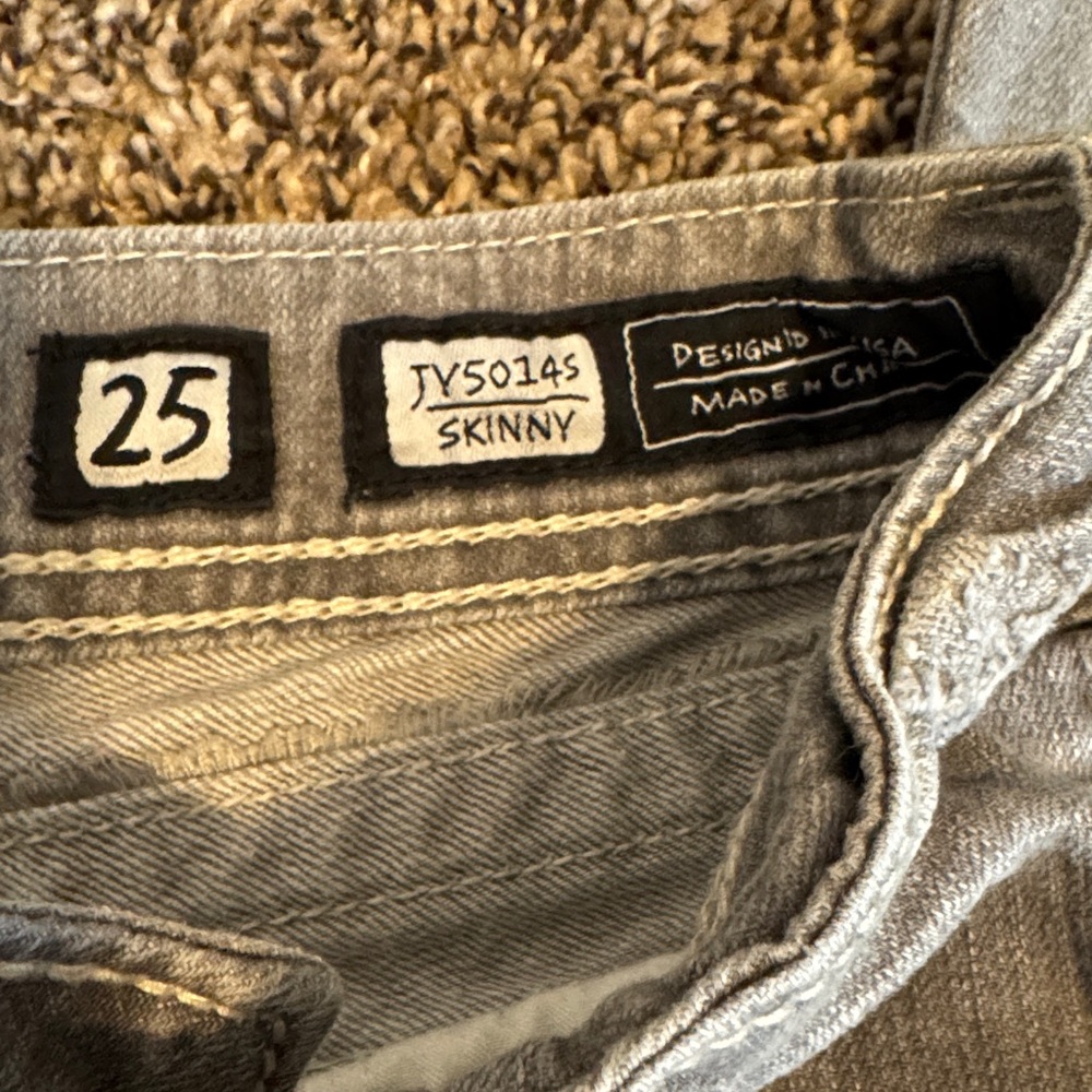 Miss Me Distressed Gray Skinny Jeans - Picture 3 of 8
